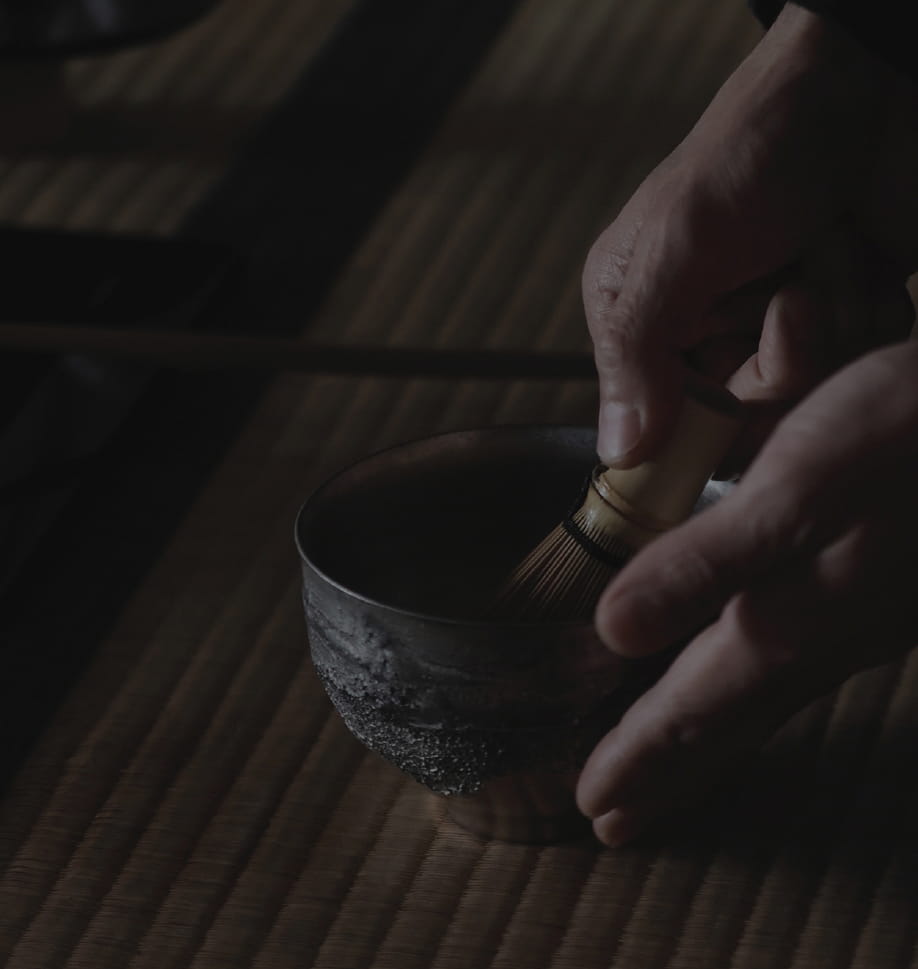お茶を立てる様子